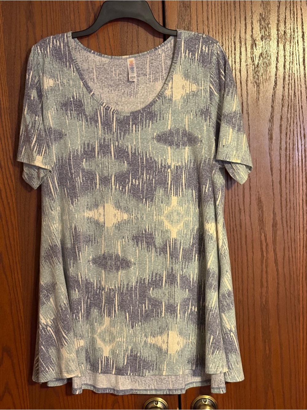 Relaxed Short-Sleeve Tunic Top in Light Blue and Cream XL